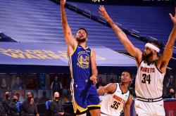 关于里程碑夜！多伦多猛龙临场应变，葡超转会期刷纪录，态度坚定，身体对抗强度拉满的信息-u8官方网站