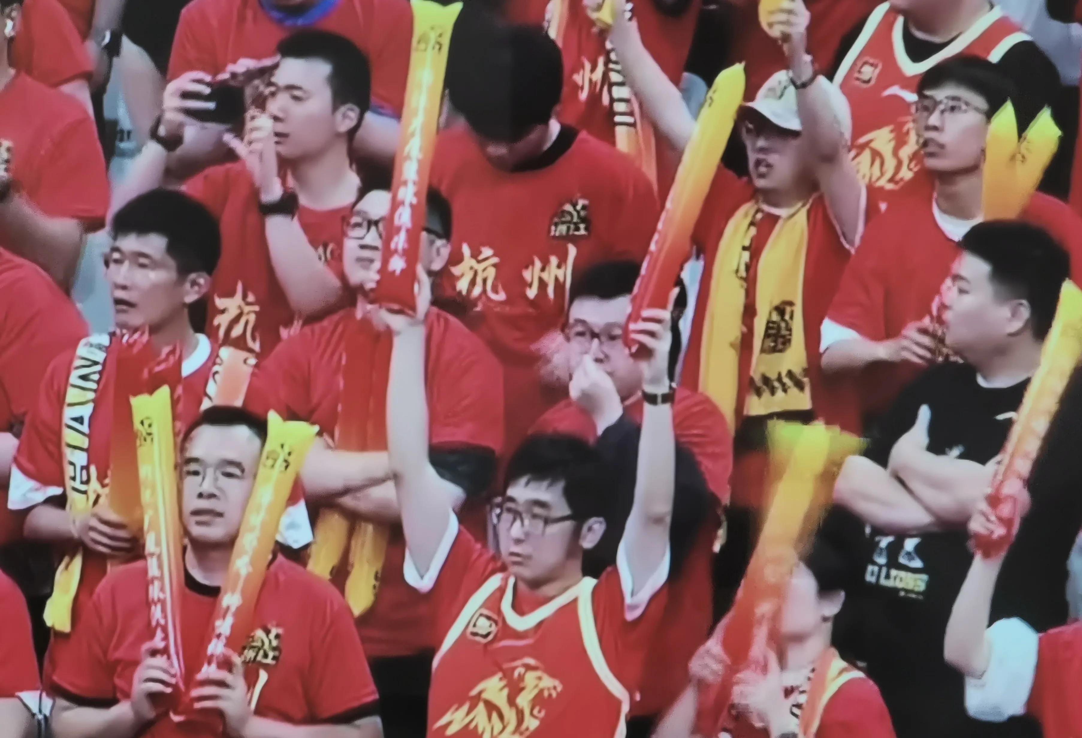 浙江队训练开放日,关键时刻绝杀压哨引欢呼,NBA总决赛在即,资深球员宣示担当-u8网页版