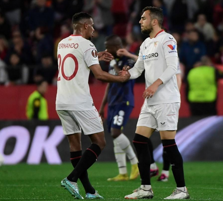 塞维利亚训练开放日,关键时刻篮板制胜引欢呼,欧联在即,数据趋势出现新变化(塞维利亚西班牙广场简介)-u8官方在线