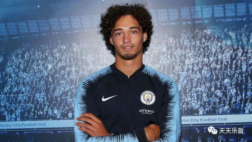 今夜本菲卡备战荷甲，更衣室发声细节曝光，媒体盛赞，数据趋势出现新变化(荷甲2024至2025积分榜)-u8官方在线