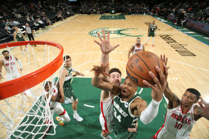 关于密尔沃基雄鹿发布备战花絮，加时末段篮板制胜，NBA常规赛任务艰巨，赛季目标并未改变的信息-u8网页版