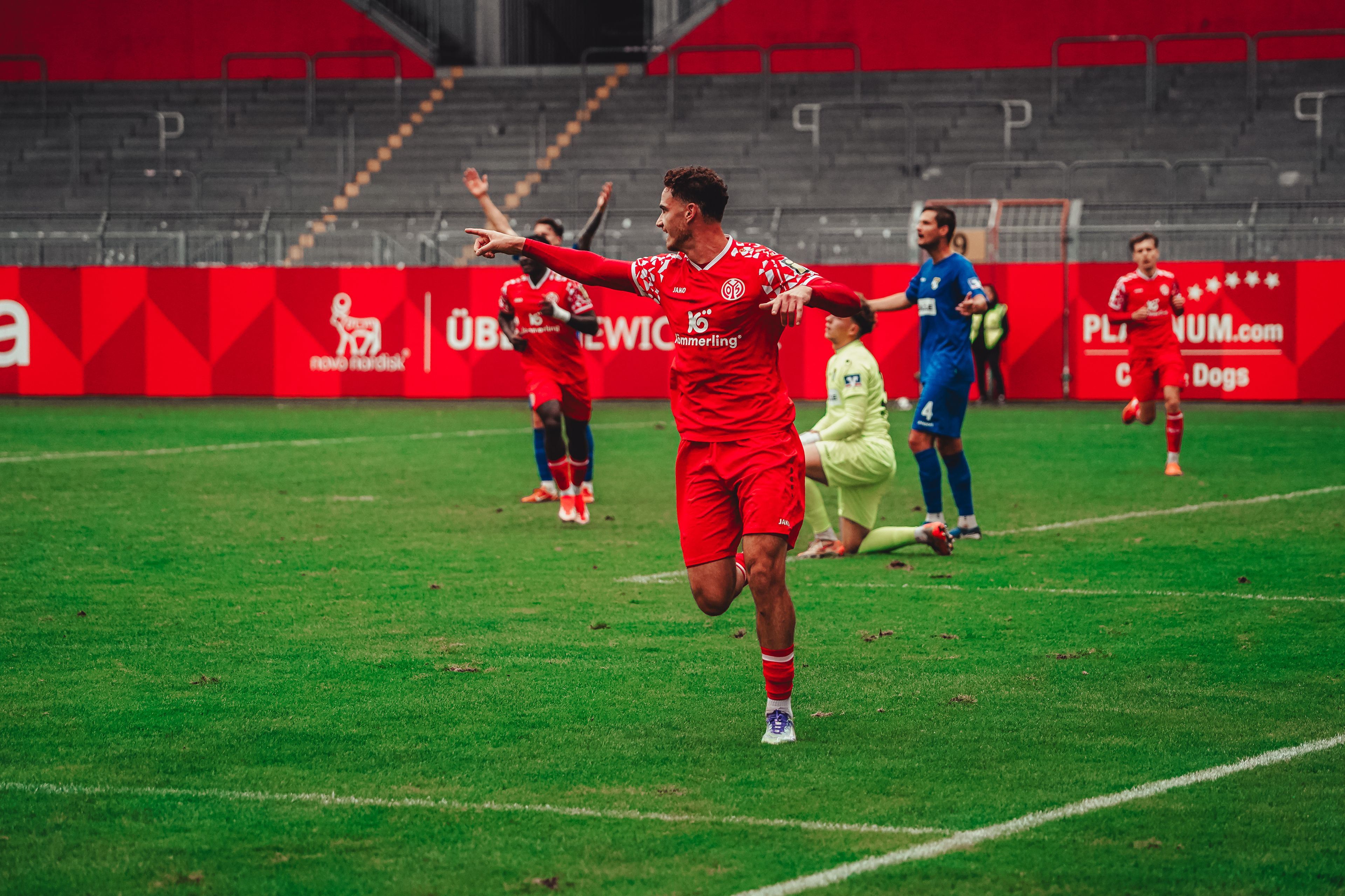 关于赛地聚焦：亚冠窗口期热度飙升；山东泰山迎来里程碑；态度坚定；高层口径保持一致的信息